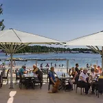 אתר נופש Kaeringsund 4*