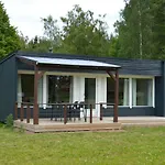Kaeringsund אתר נופש 4*